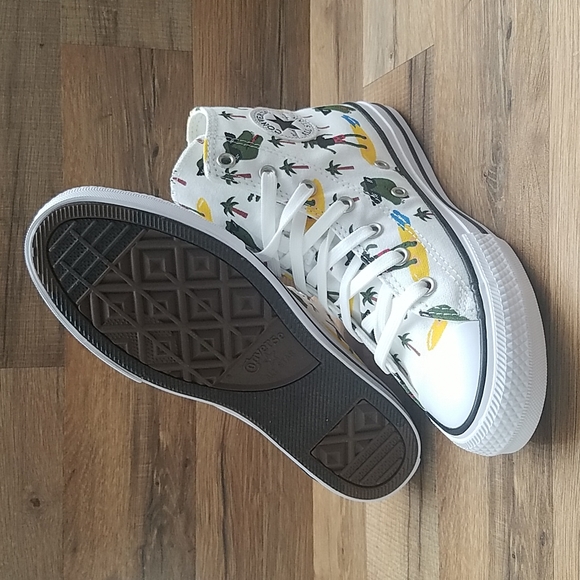 Converse high top BRAND New - Picture 7 of 11